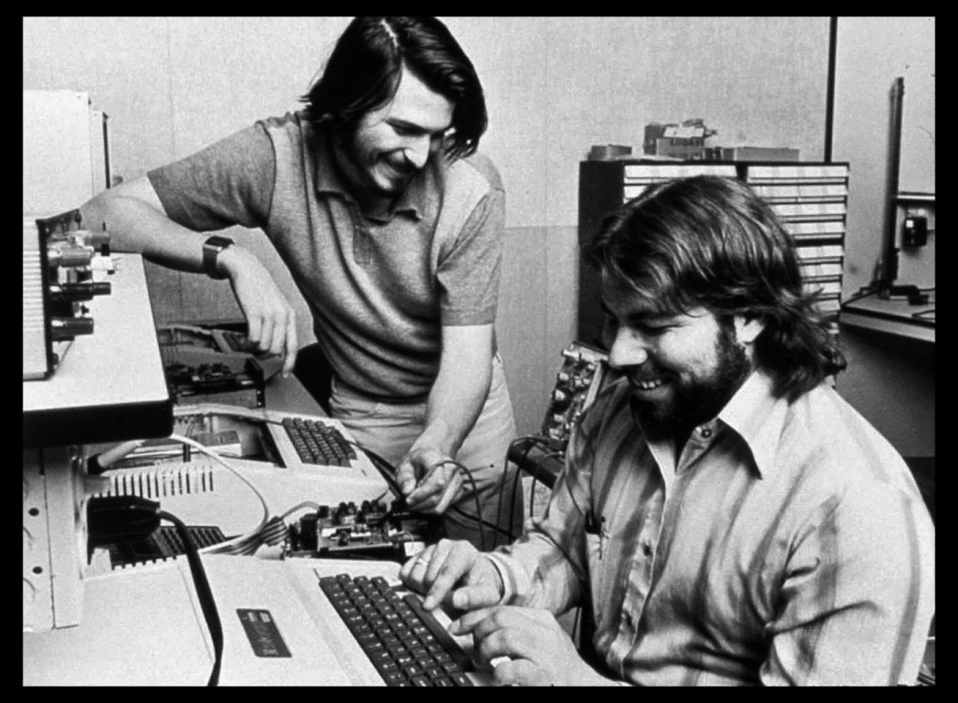 Apple Computer wurde 1976 von Steve Jobs (links)…
